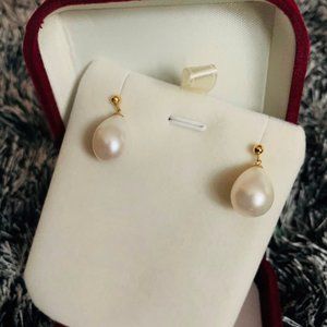 Fresh Water Pearl Earrings with 18K Gold Pins